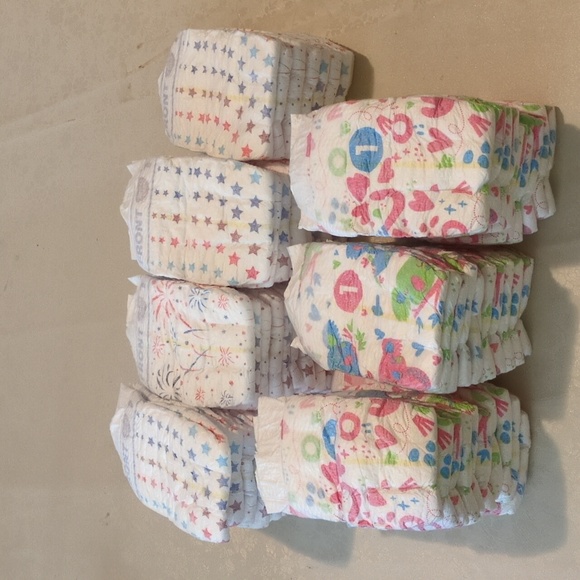 115 Diaper Bundle - Size 1 - Picture 4 of 5